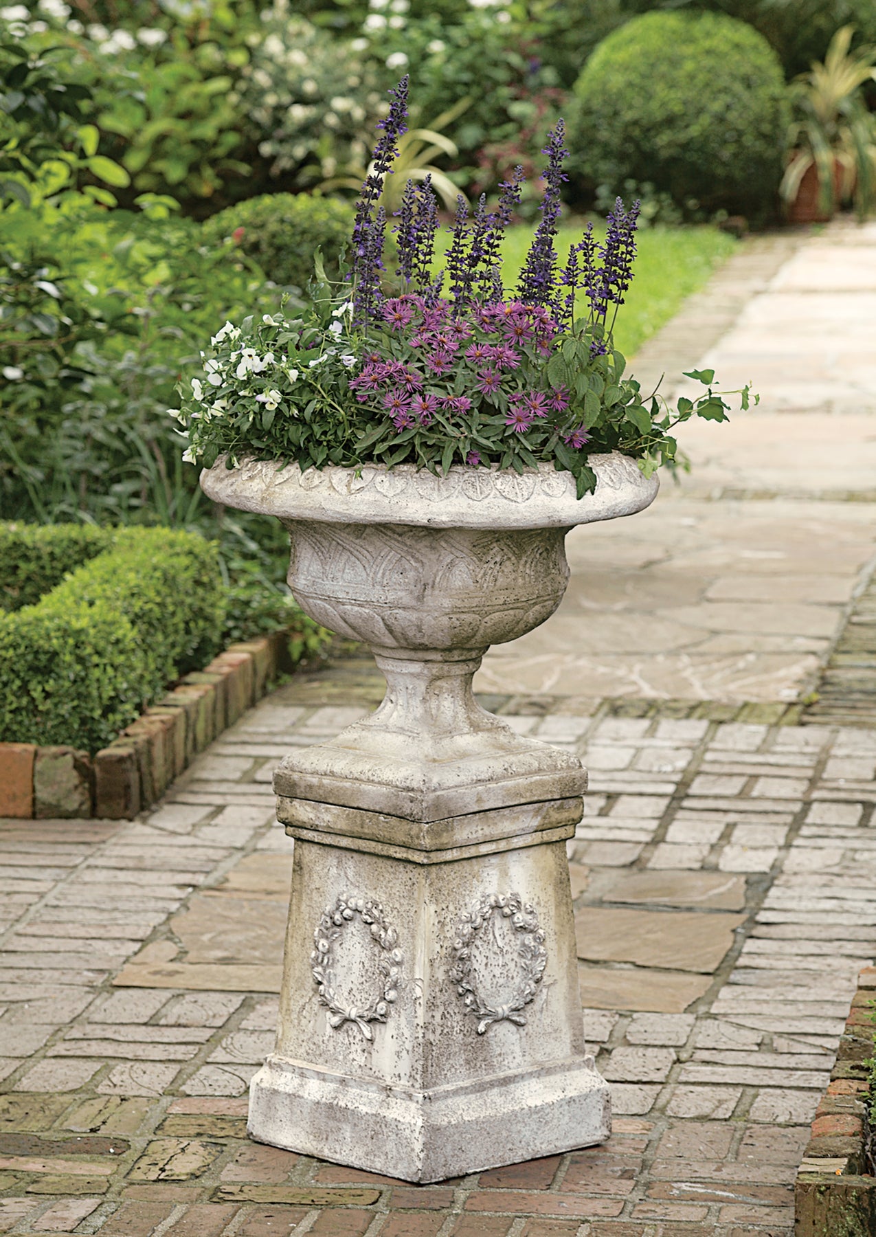 Weaved Classical Urn and Wreath Pedestal – Charleston Gardens